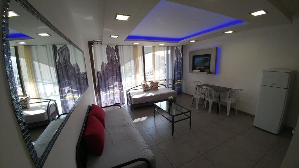 Avshalom Apartment *