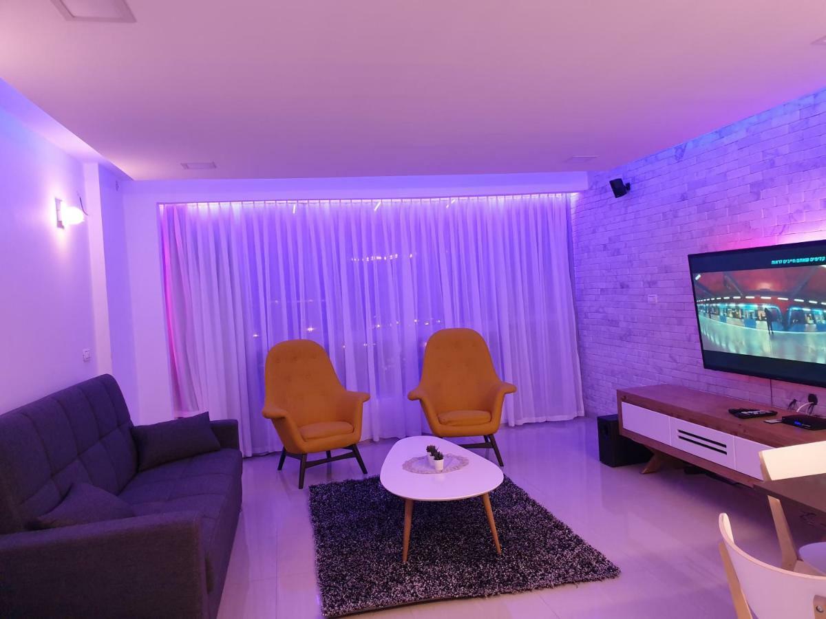 Avshalom Apartment