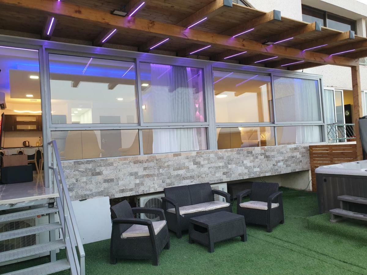 Avshalom Apartment