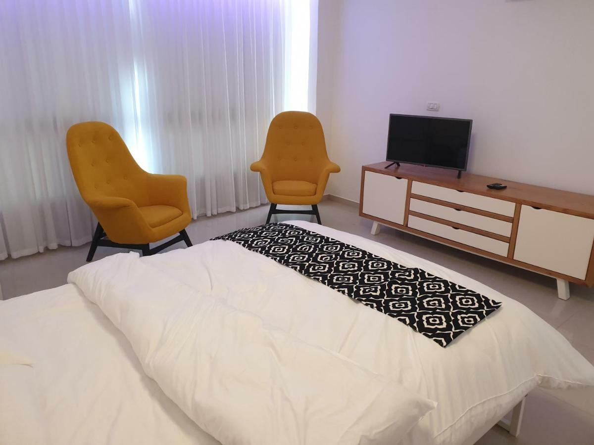 Avshalom Apartment
