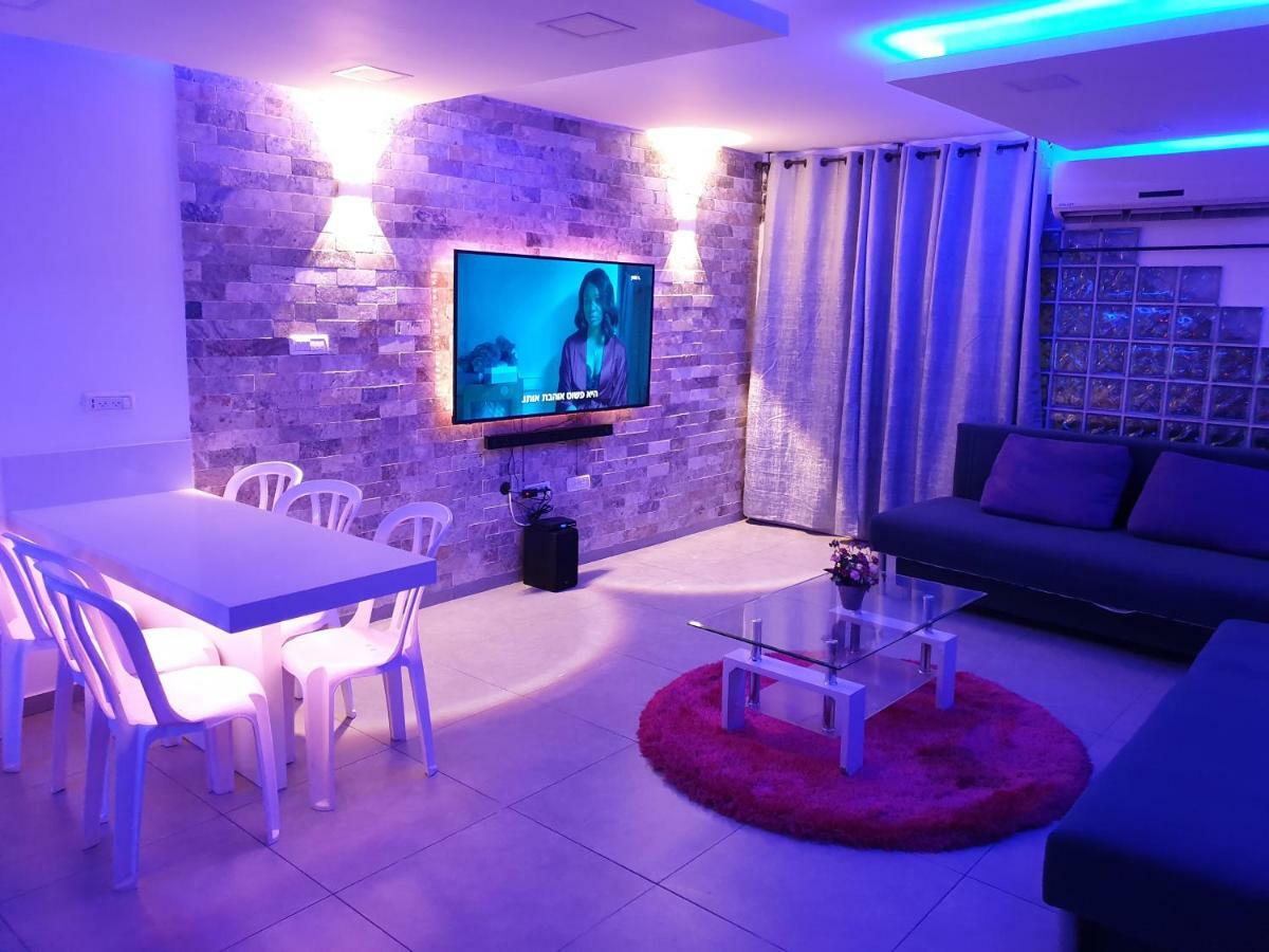 Avshalom Apartment